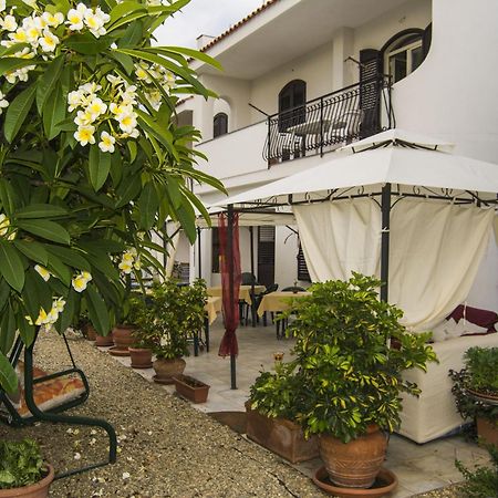 آتْشّي كاستيلّو Villa Ortensia المظهر الخارجي الصورة